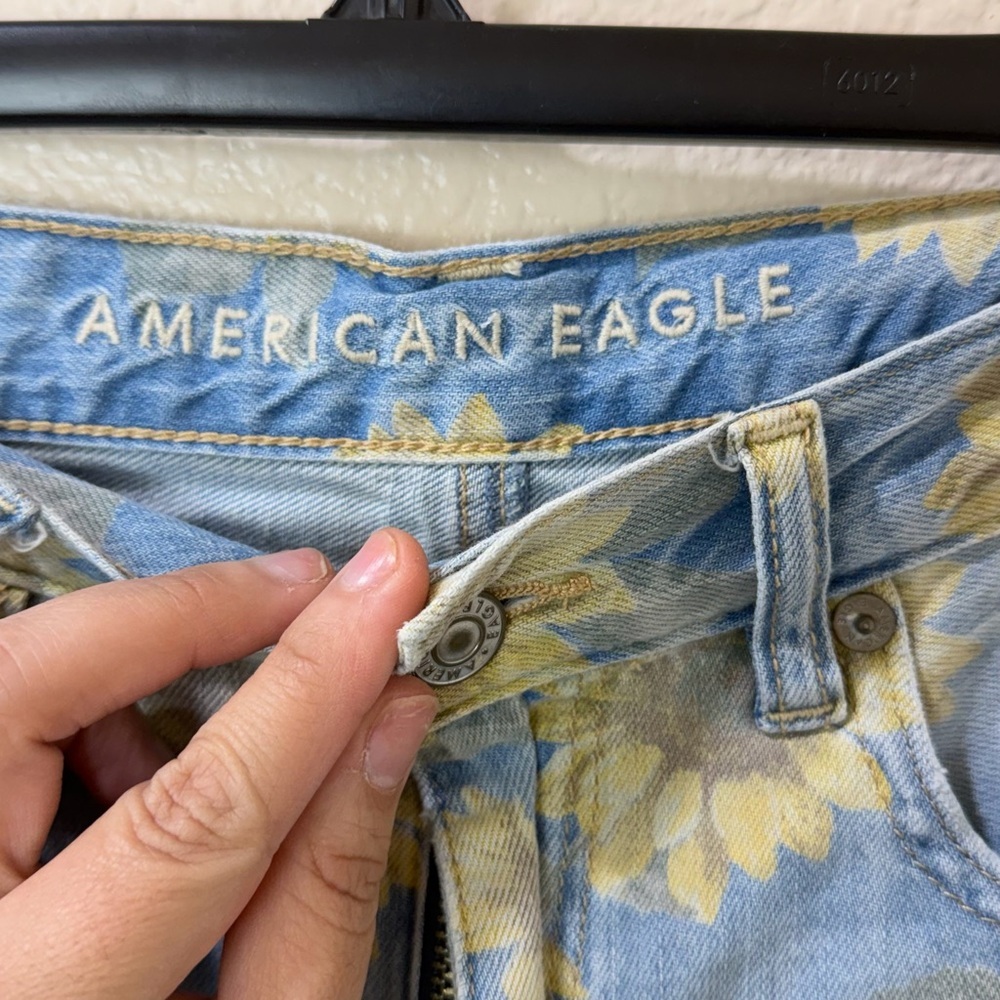 American Eagle Outfitters Blue Floral Jean Shorts size 6 - Picture 3 of 5
